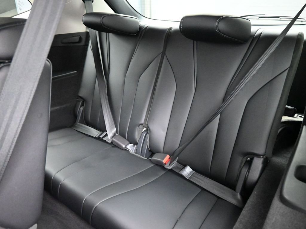 Certified 2025 Acura MDX SH-AWD w/ Technology Package image 21