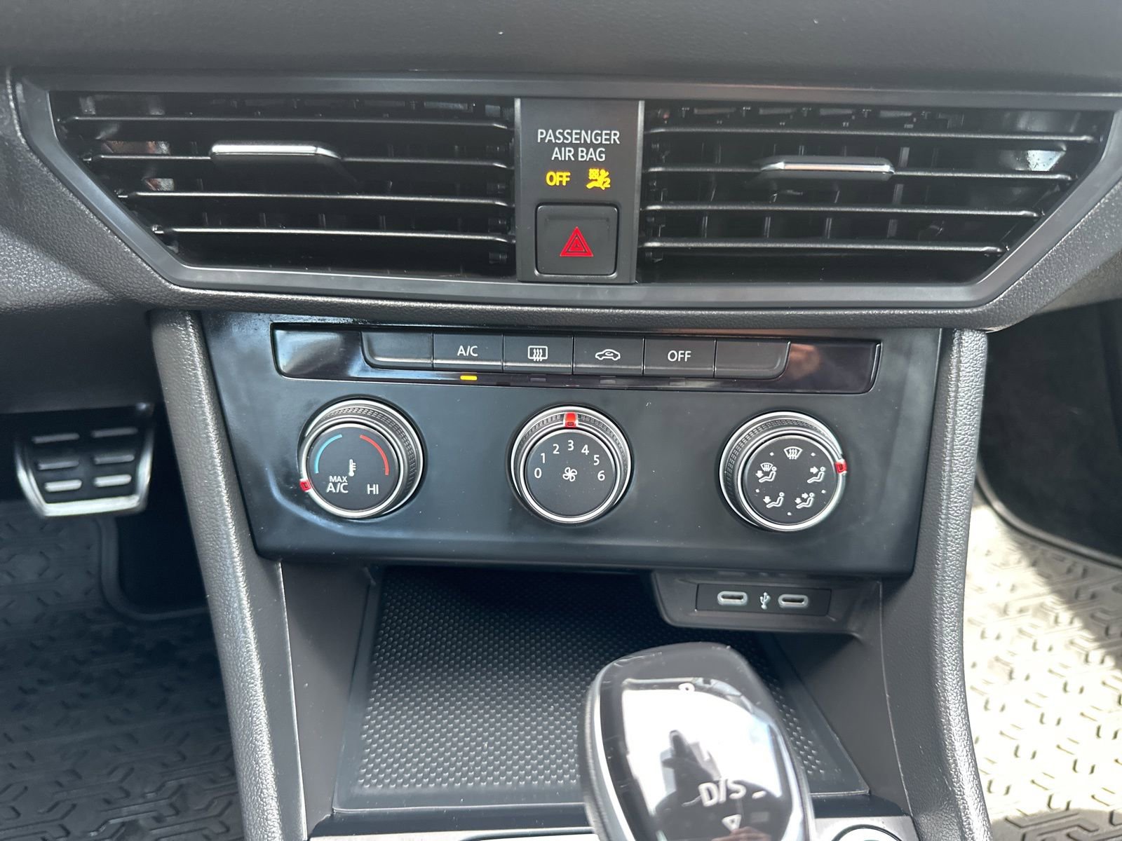 Used 2023 Volkswagen Jetta Sport image 14