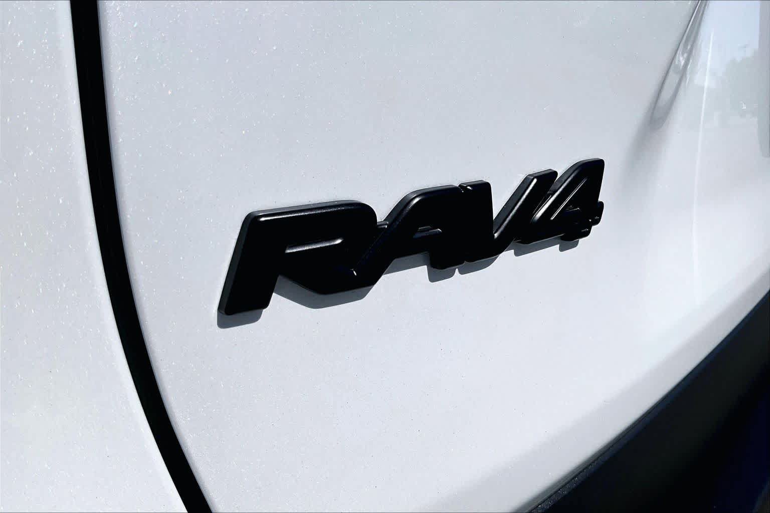 Used 2025 Toyota RAV4 XLE Premium FWD image 29