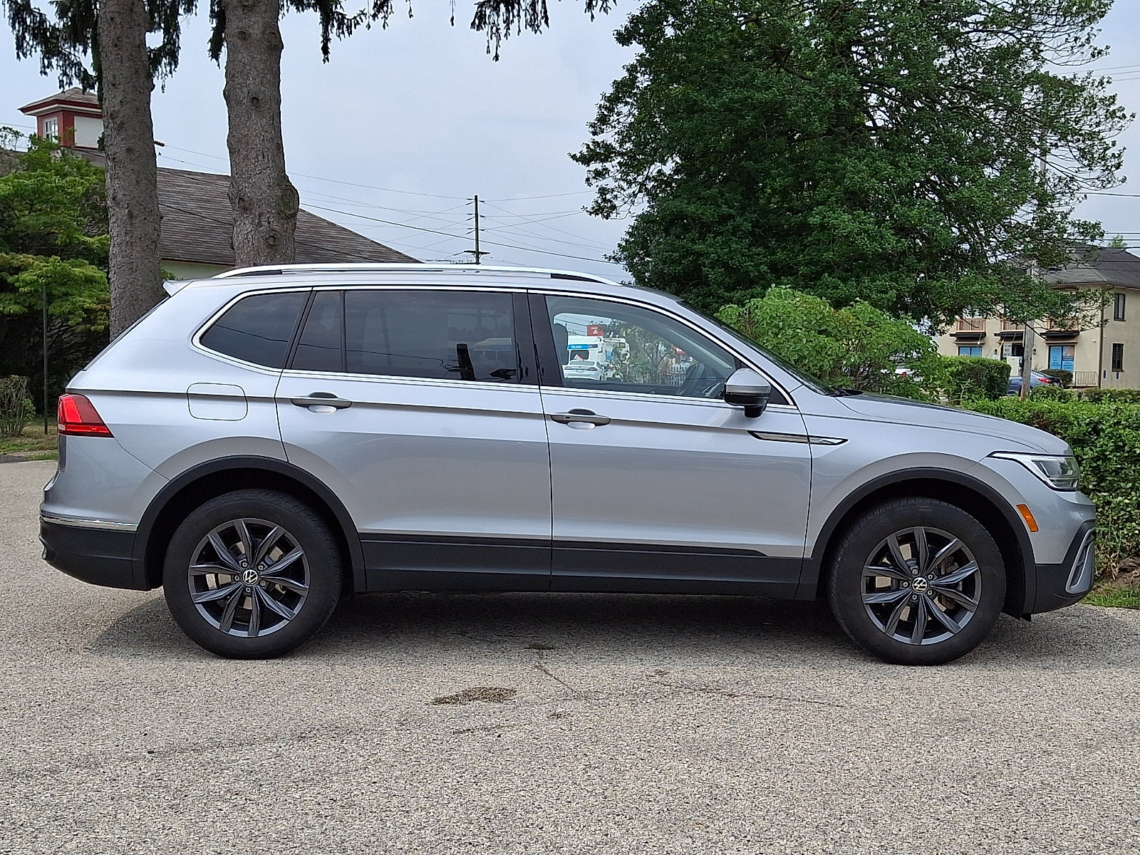 Used 2023 Volkswagen Tiguan SE AWD/4WD image 7