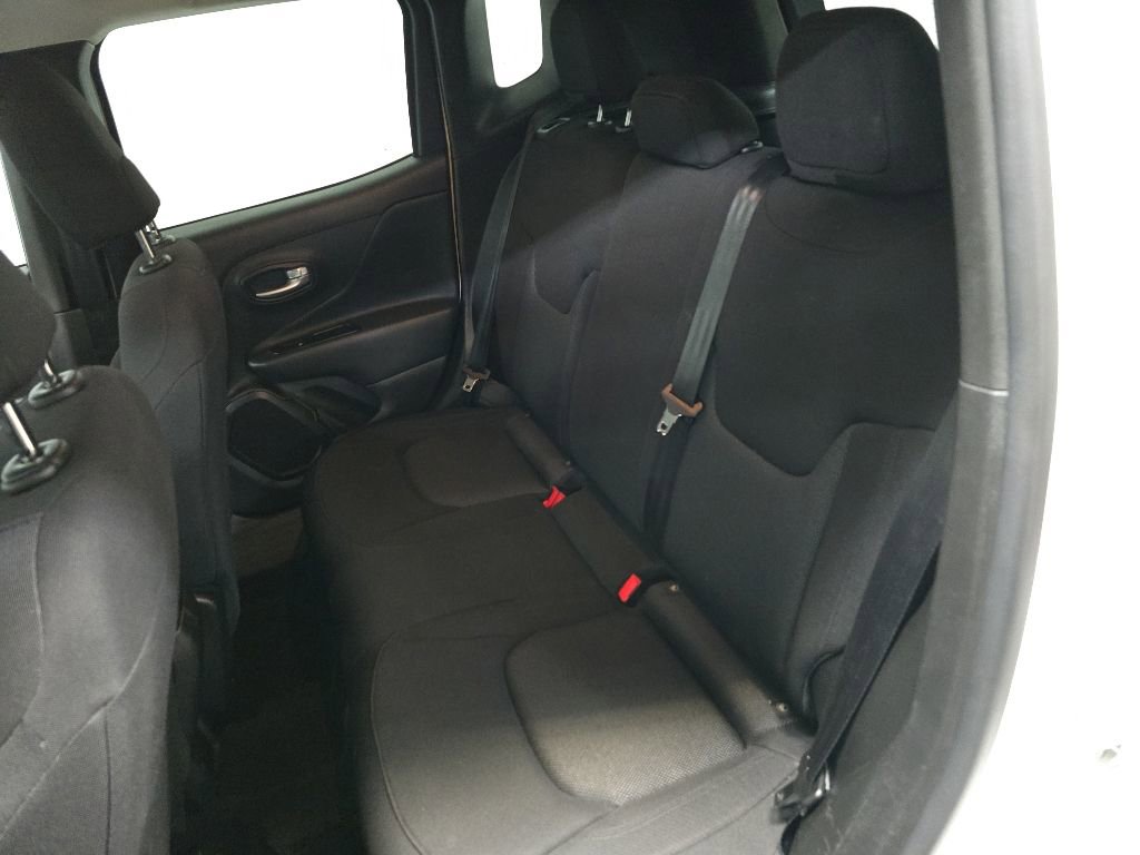 Used 2023 Jeep Renegade Latitude AWD/4WD image 31