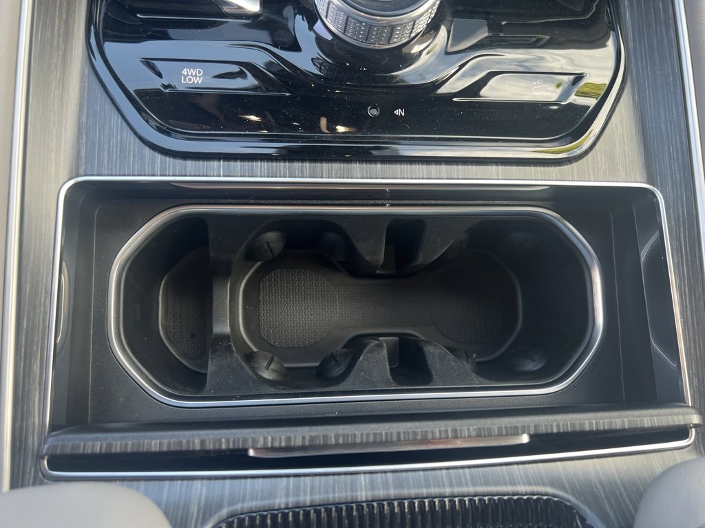 New 2024 Jeep Wagoneer L Series II w/ HD Trailer Tow Package image 22