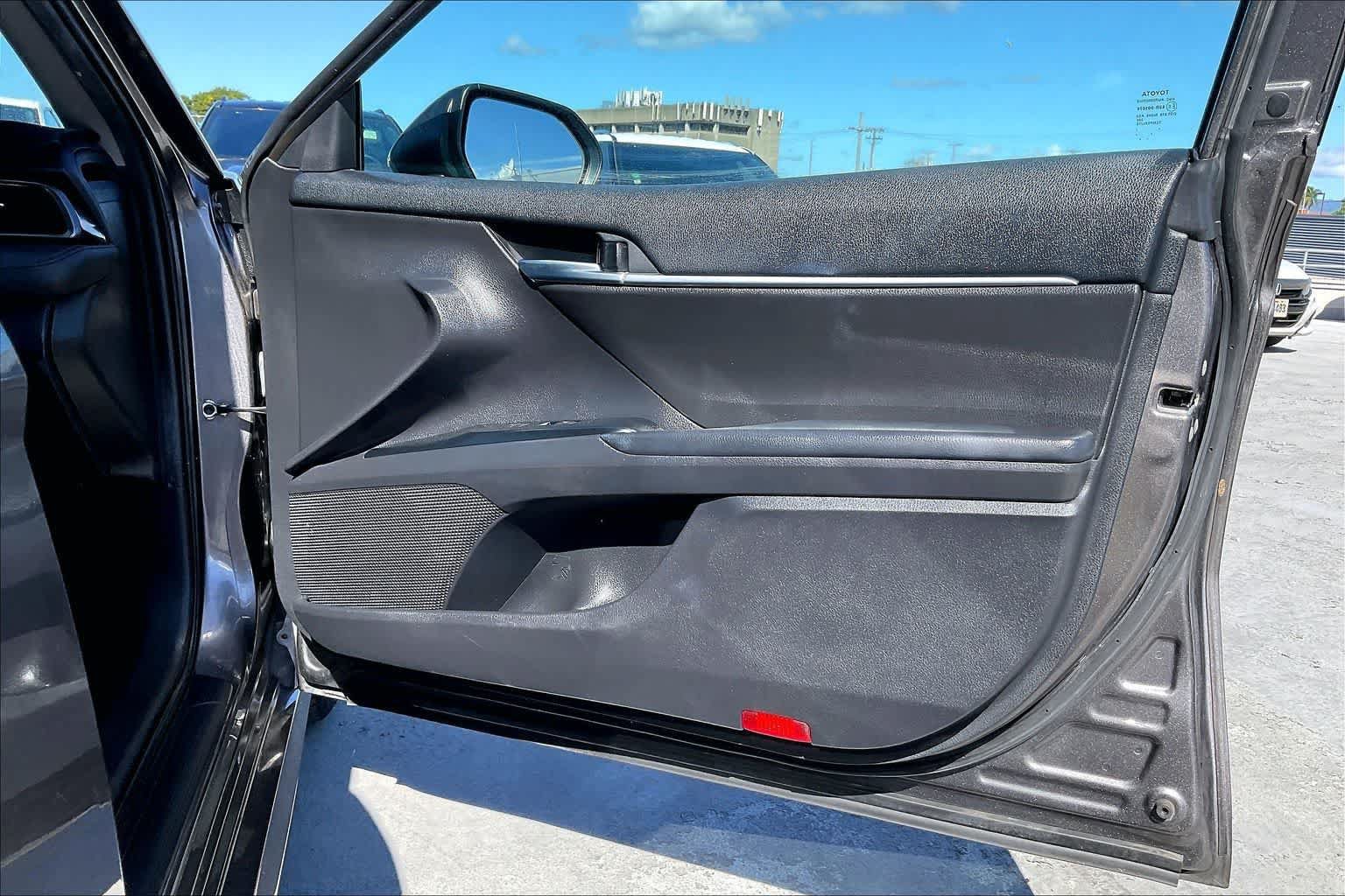 Used 2020 Toyota Camry LE FWD image 28