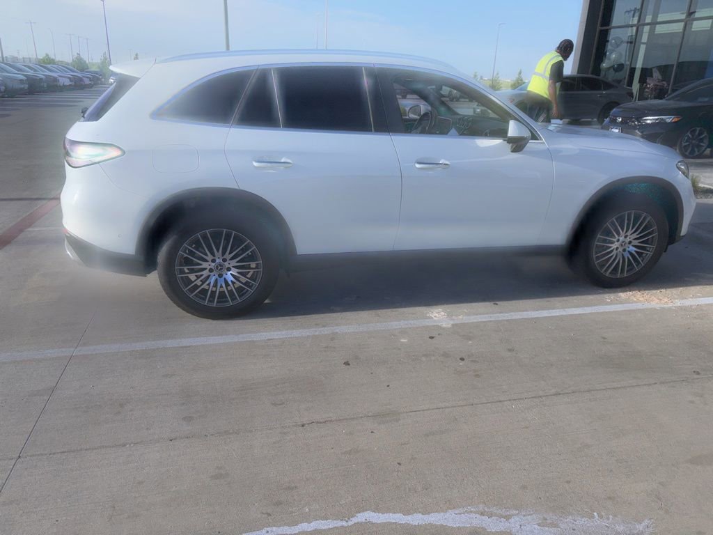 Used 2024 Mercedes-Benz GLC 300 image 6