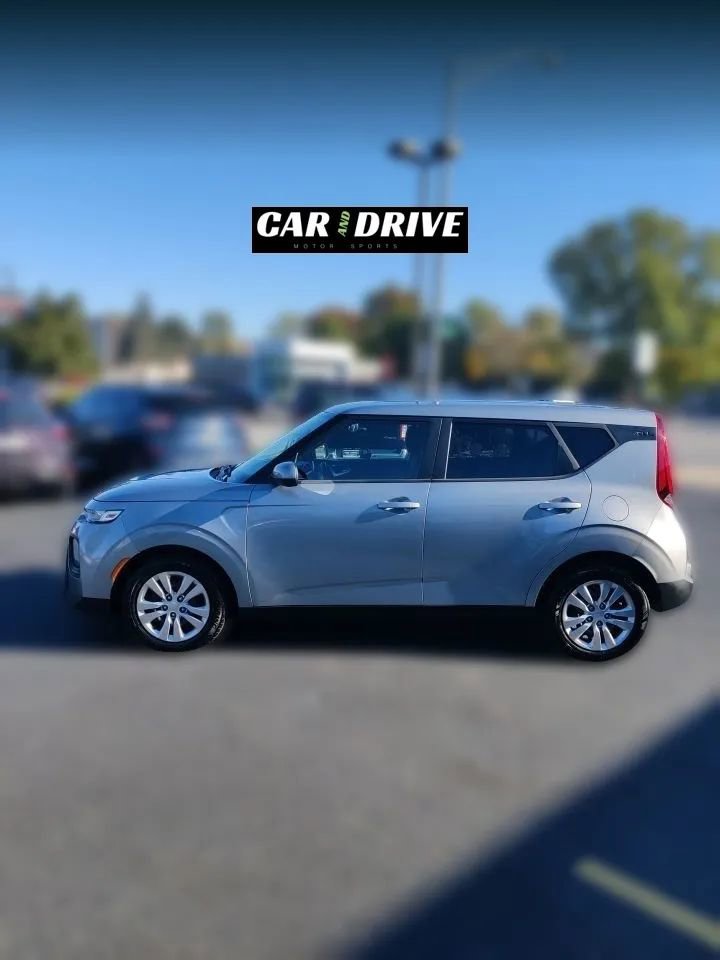 Used 2022 Kia Soul LX image 5