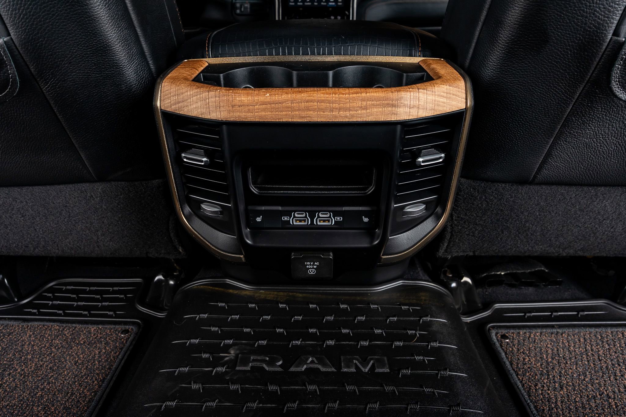 Used 2024 RAM 3500 Limited w/ Towing Technology Group image 32