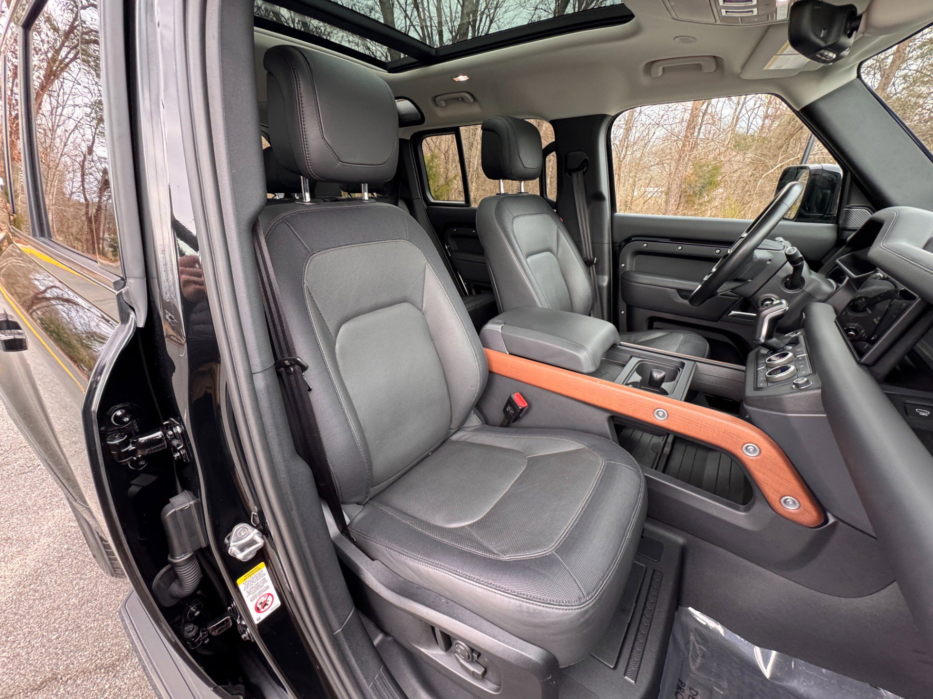 Used 2023 Land Rover Defender 110 X-Dynamic SE AWD/4WD image 49