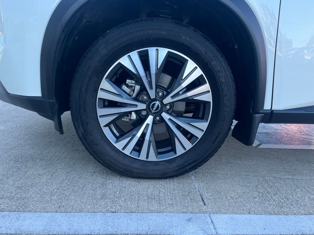 Certified 2023 Nissan Rogue SV image 25