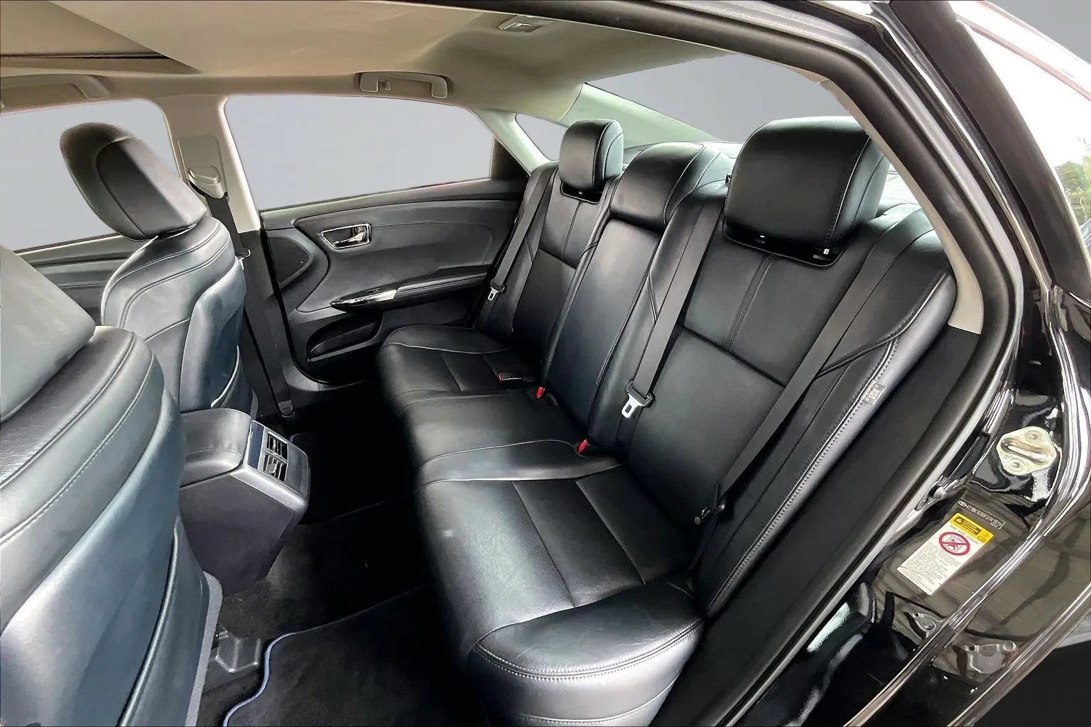 Used 2015 Toyota Avalon XLE Touring Sport Edition FWD image 19