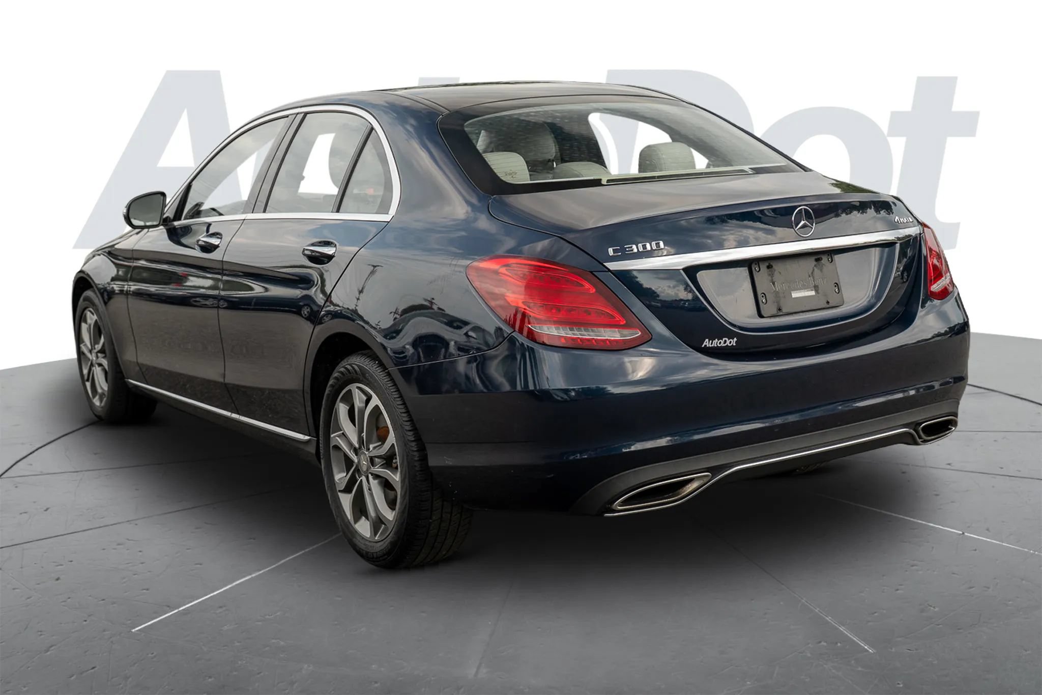 Used 2015 Mercedes-Benz C 300 4MATIC Sedan image 2