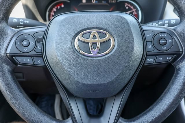 Used 2025 Toyota RAV4 XLE FWD image 25