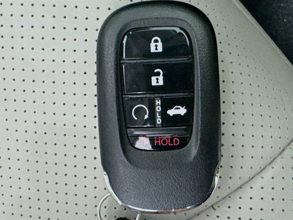 Used 2025 Honda Accord EX-L image 39
