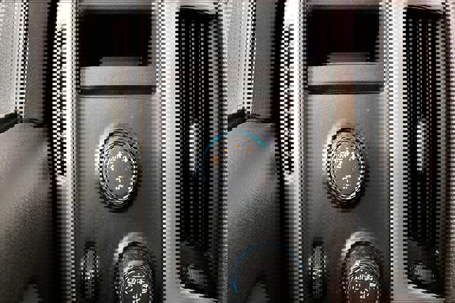 Used 2018 GMC Sierra 1500 SLT w/ Texas SLT Premium Package image 30