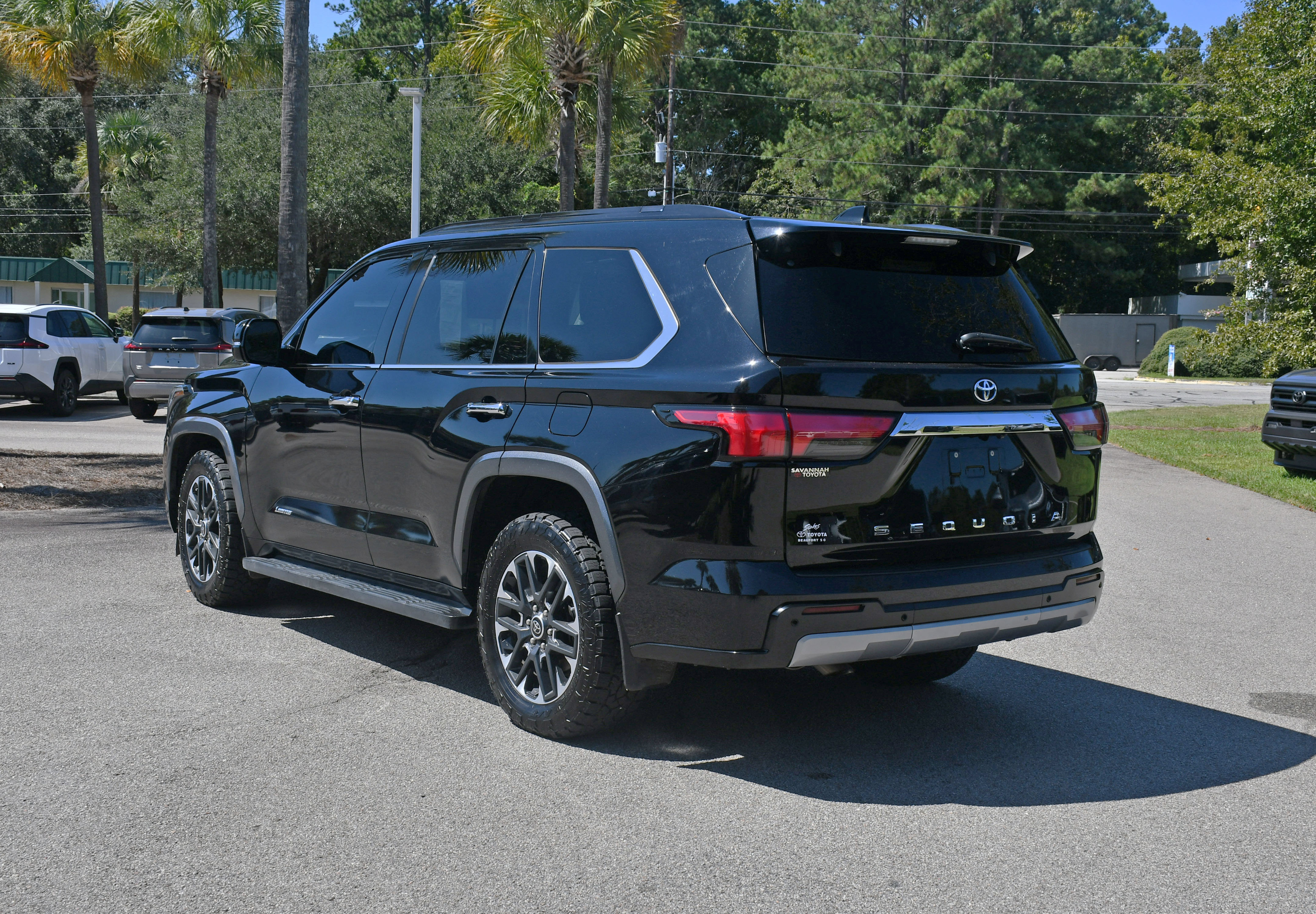 Certified 2023 Toyota Sequoia Limited w/ Tow Technology Package AWD/4WD image 4
