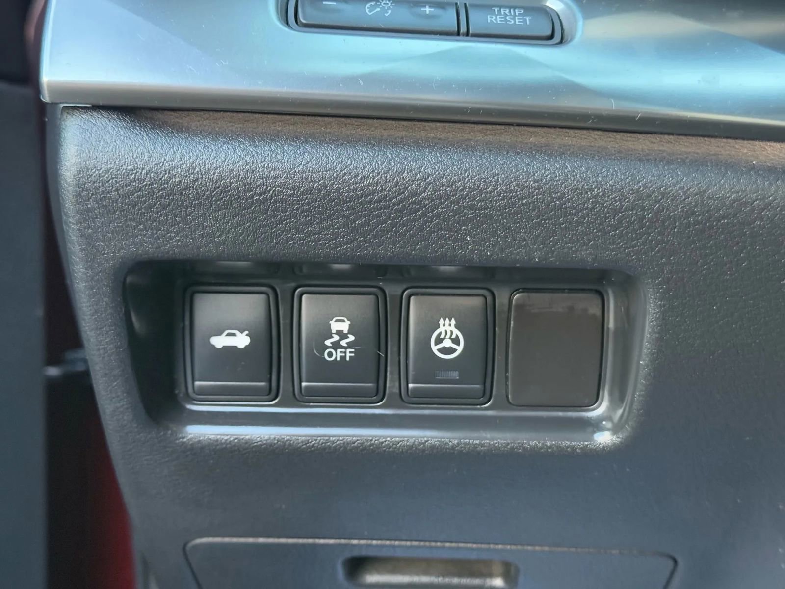 Used 2016 Nissan Maxima SR image 24