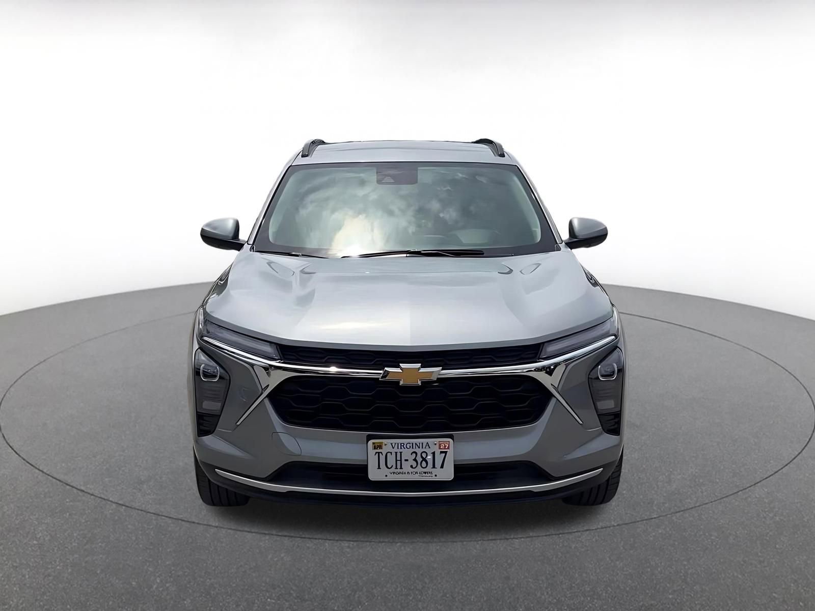 Used 2025 Chevrolet Trax LT w/ LT Convenience Package FWD image 4