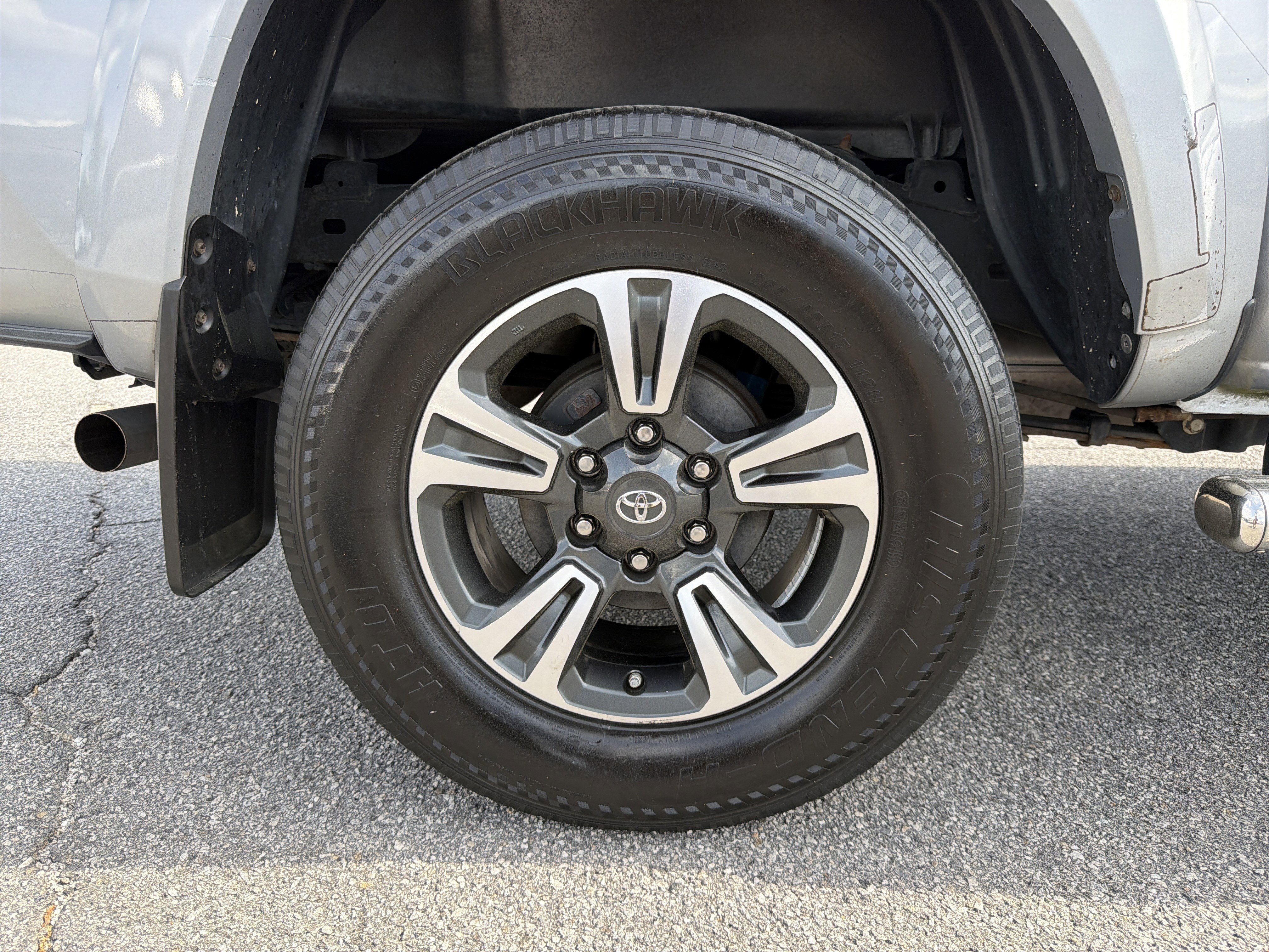 Used 2019 Toyota Tacoma TRD Sport image 28
