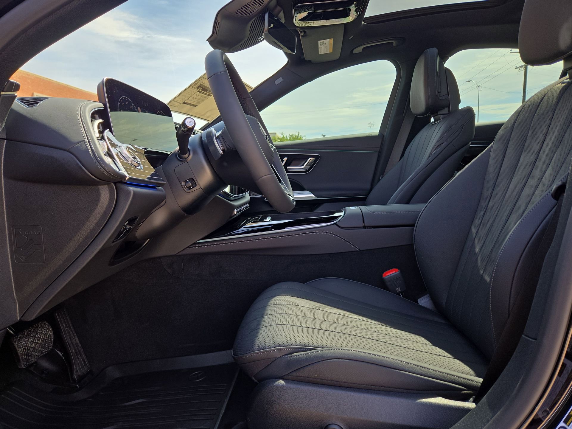 New 2025 Mercedes-Benz E 350 4MATIC Sedan image 16