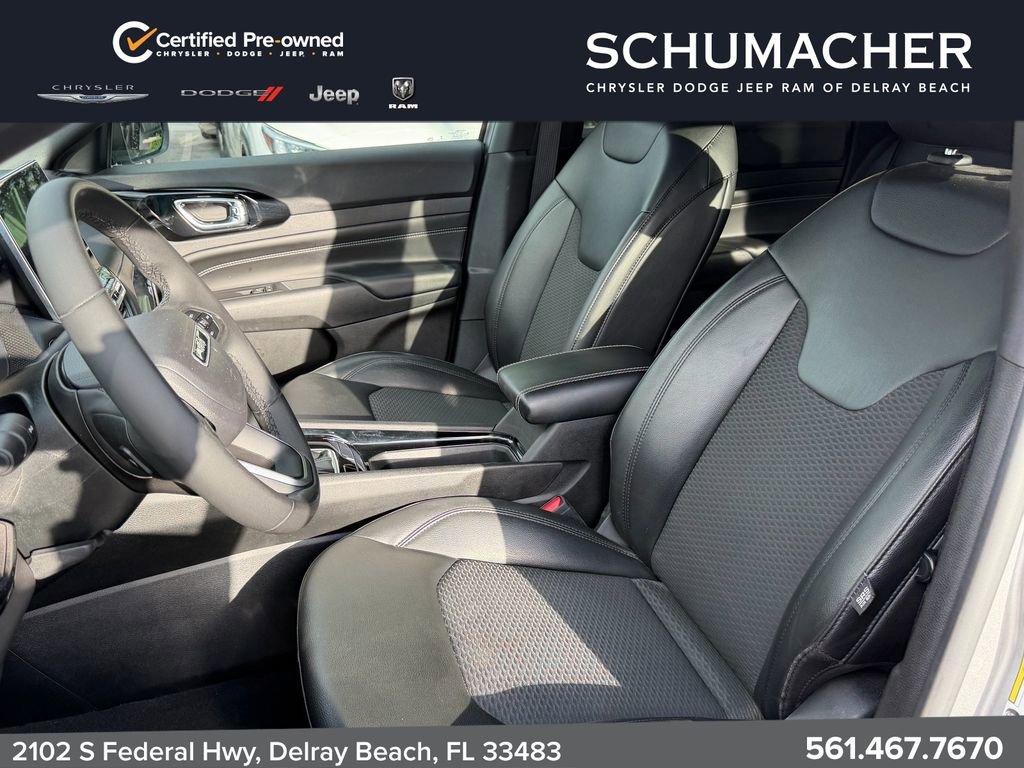 Used 2022 Jeep Compass Latitude FWD image 11