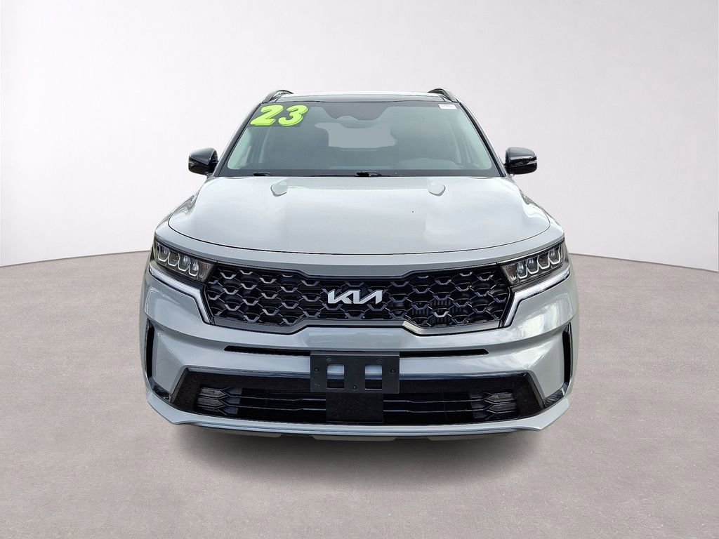 Used 2023 Kia Sorento EX w/ Panoramic Sunroof Package FWD image 2