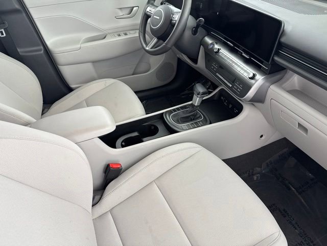 Used 2025 Hyundai Kona SEL FWD image 25