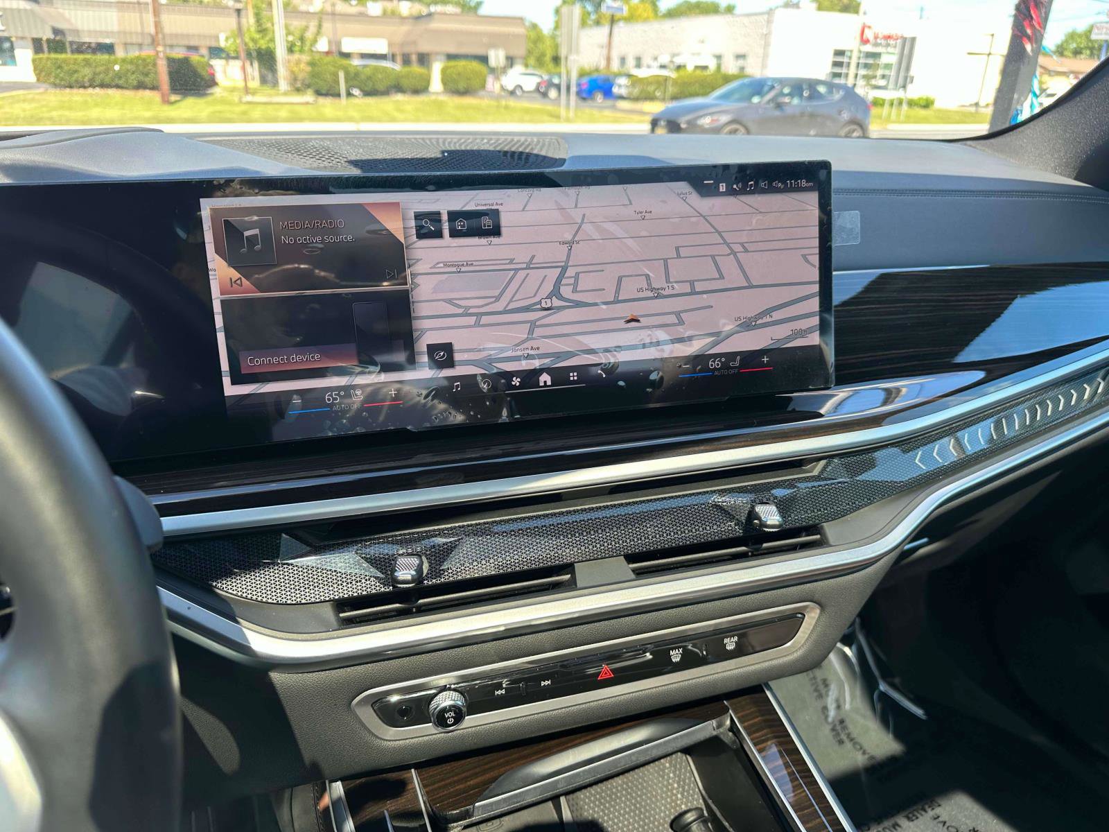 Used 2024 BMW X5 xDrive40i w/ M Sport Package image 31