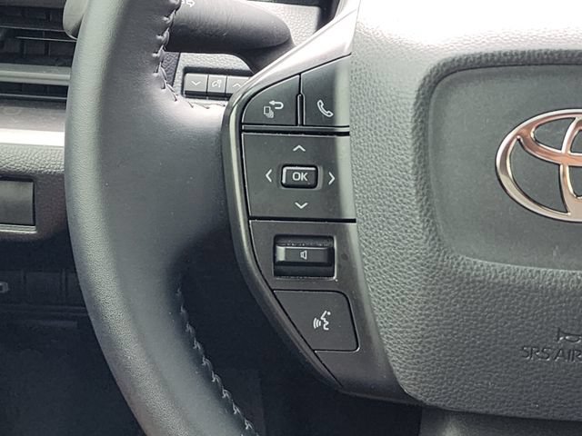 Used 2025 Toyota Prius LE FWD image 28