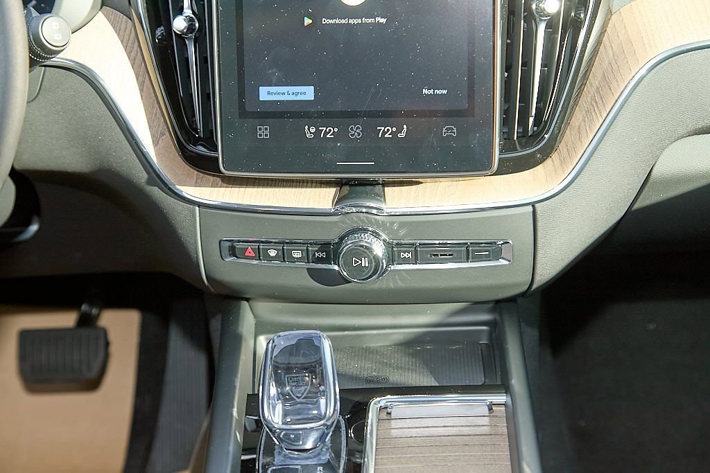 New 2026 Volvo XC60 B5 Plus w/ Protection Package Premier image 26