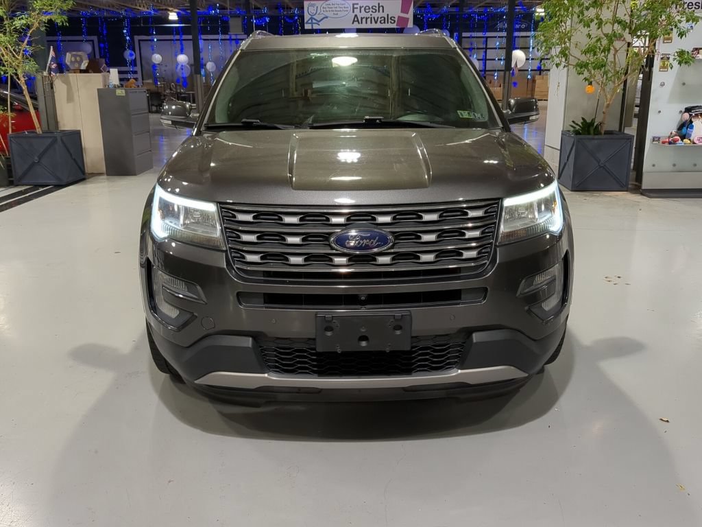 Used 2017 Ford Explorer Limited AWD/4WD image 3