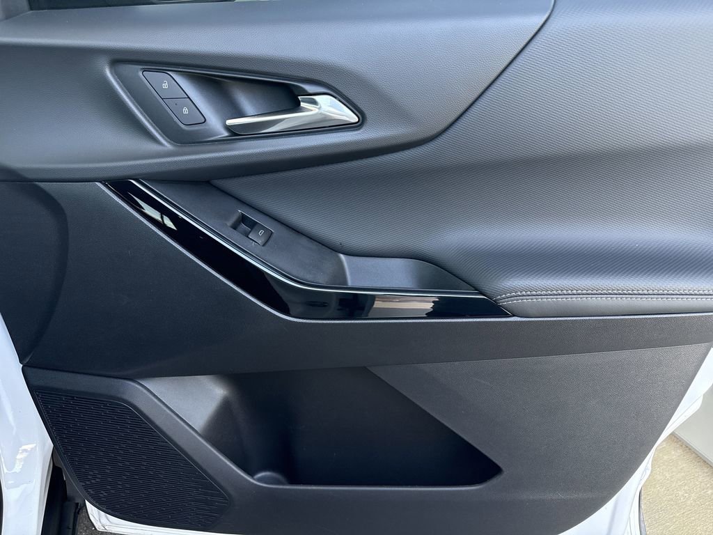 Used 2025 Chevrolet Equinox LT image 34