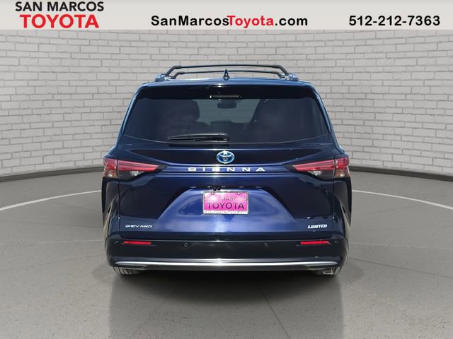 Used 2025 Toyota Sienna Limited image 6