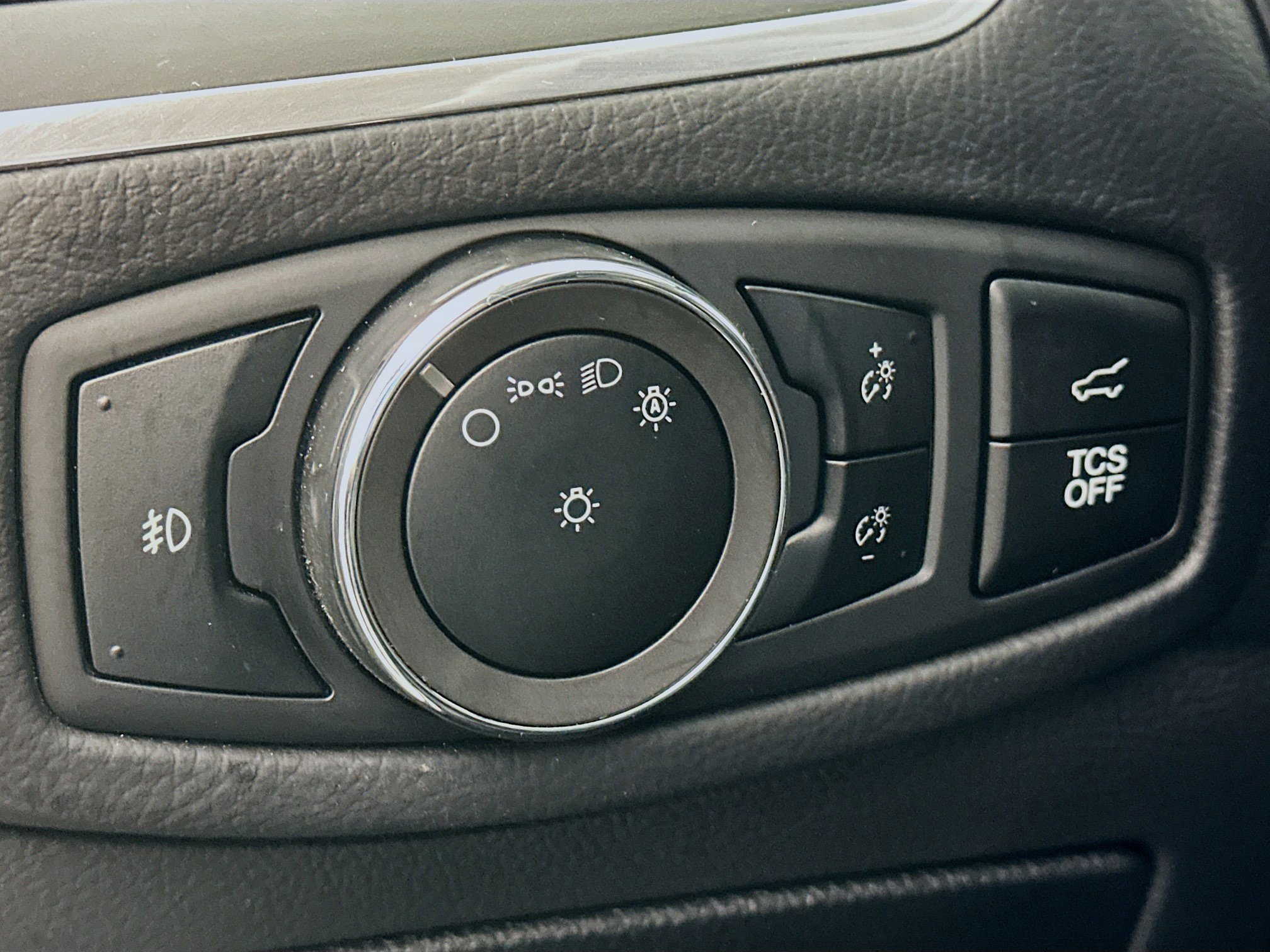 Used 2024 Ford Edge Titanium image 16