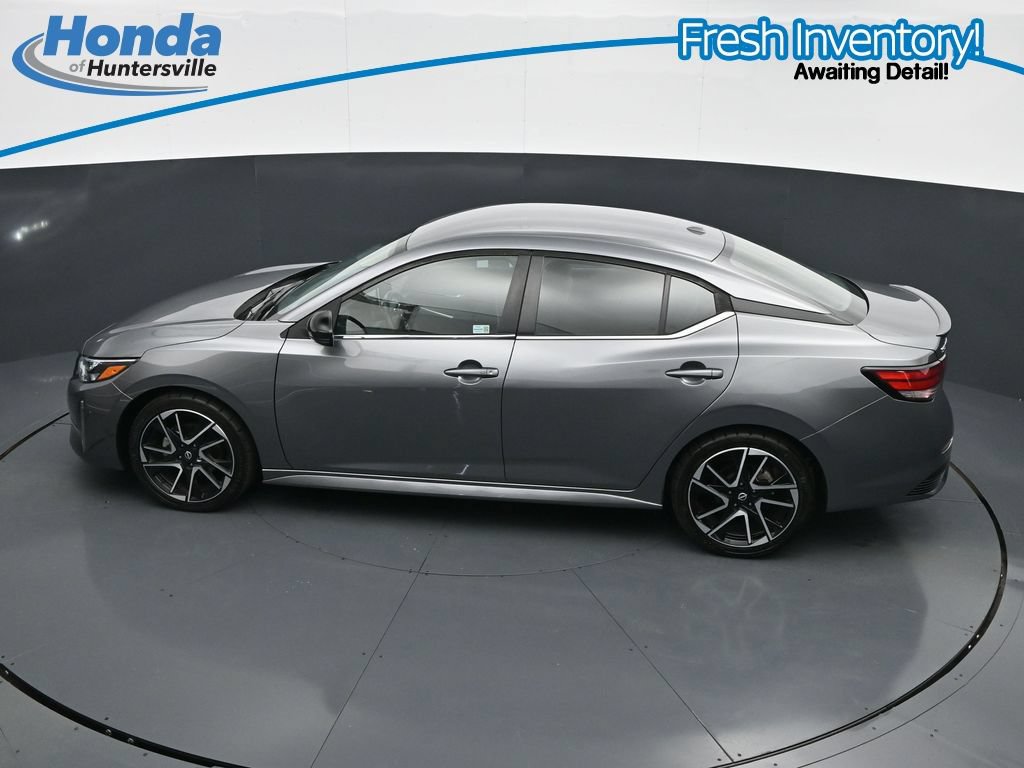 Used 2025 Nissan Sentra SR FWD image 31