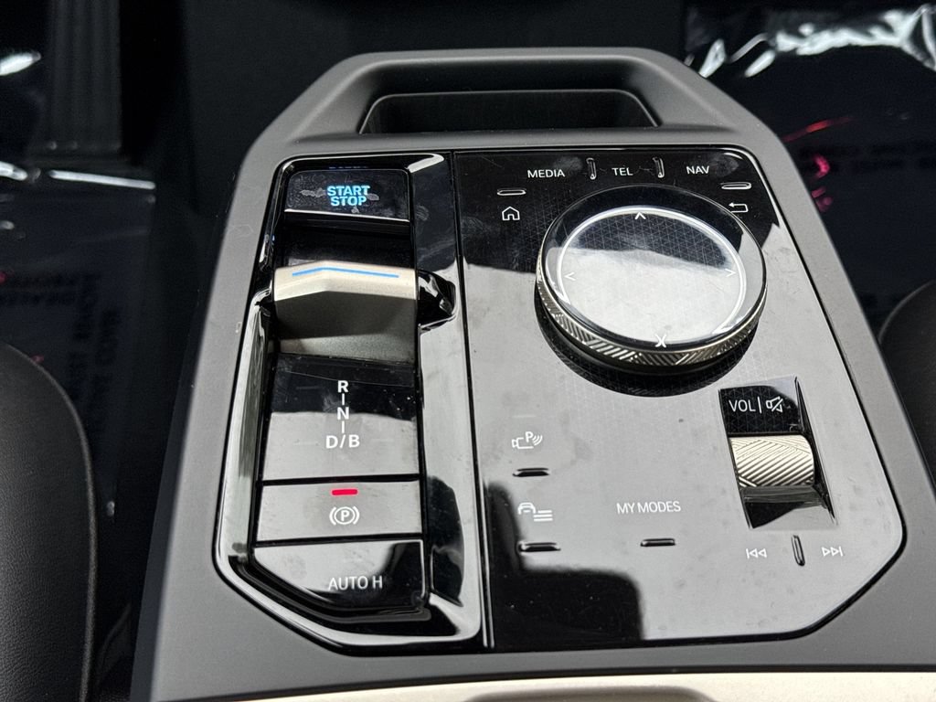 Used 2023 BMW iX xDrive50 AWD/4WD image 22