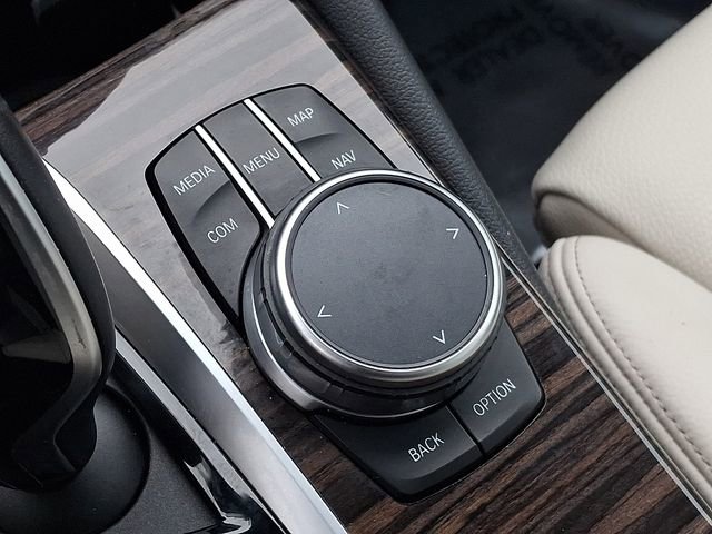 Used 2023 BMW 530i w/ Premium Package image 28