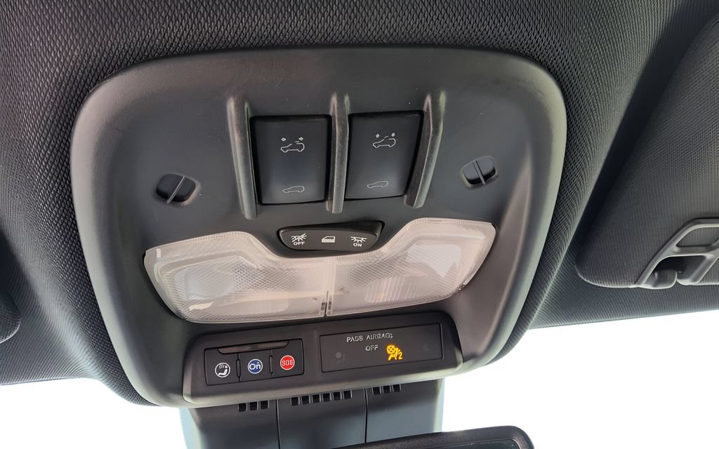 Used 2023 GMC Canyon AT4 w/ AT4 Premium Package AWD/4WD image 11