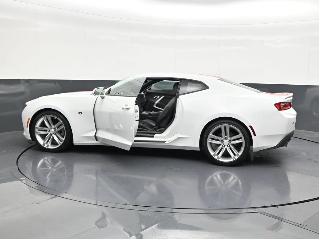 Used 2016 Chevrolet Camaro LT RWD image 33