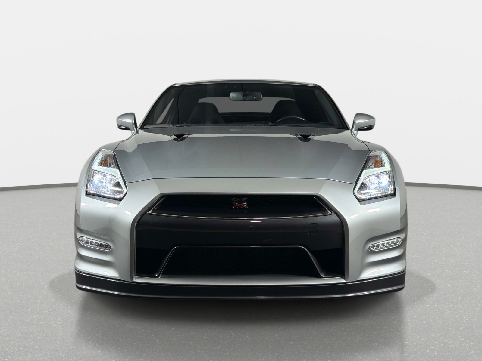 Used 2016 Nissan GT-R Premium AWD/4WD image 8