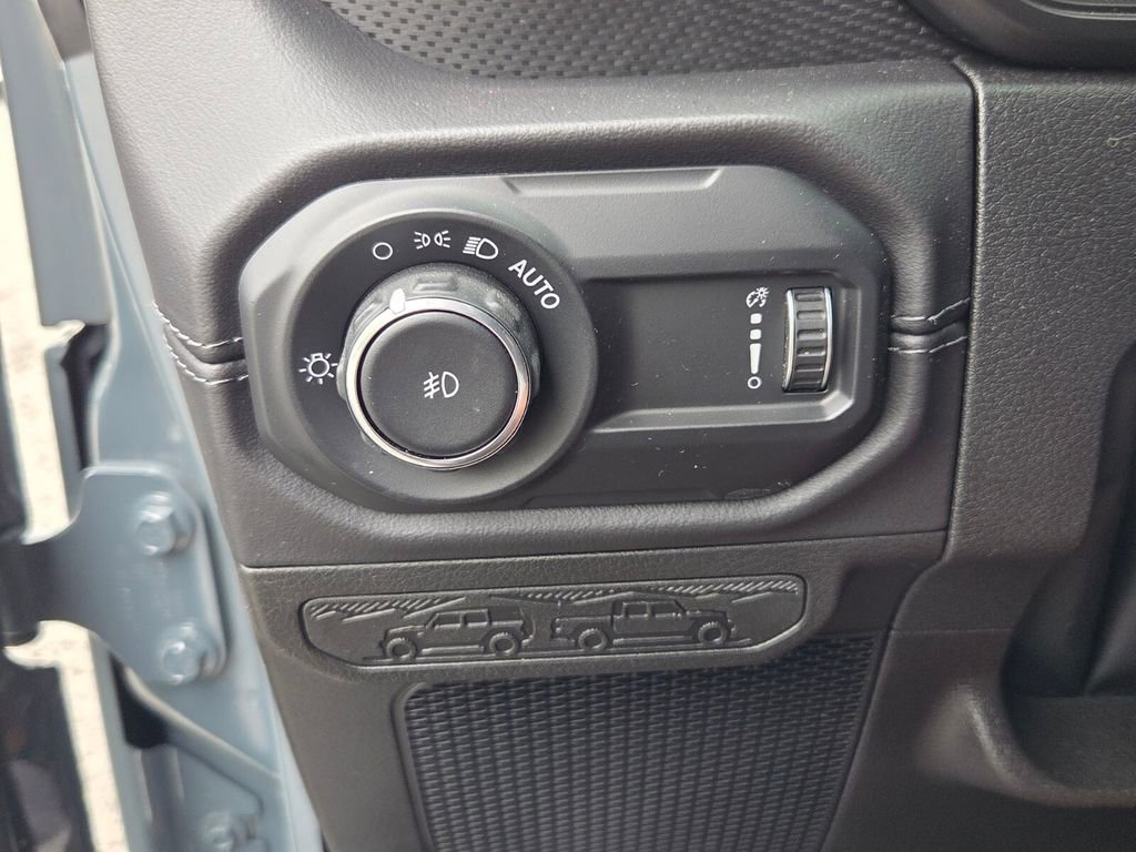 Used 2024 Jeep Wrangler Rubicon image 26