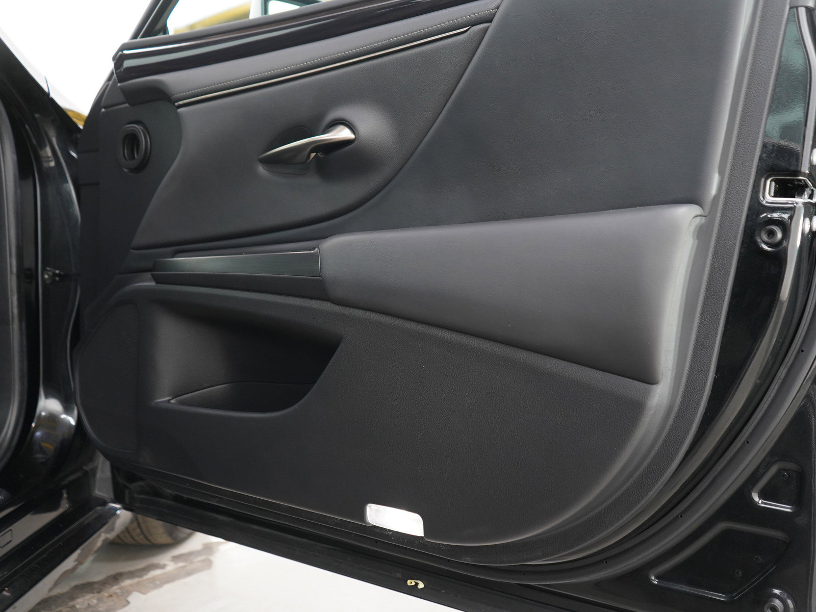 Used 2021 Lexus ES 300h FWD image 9