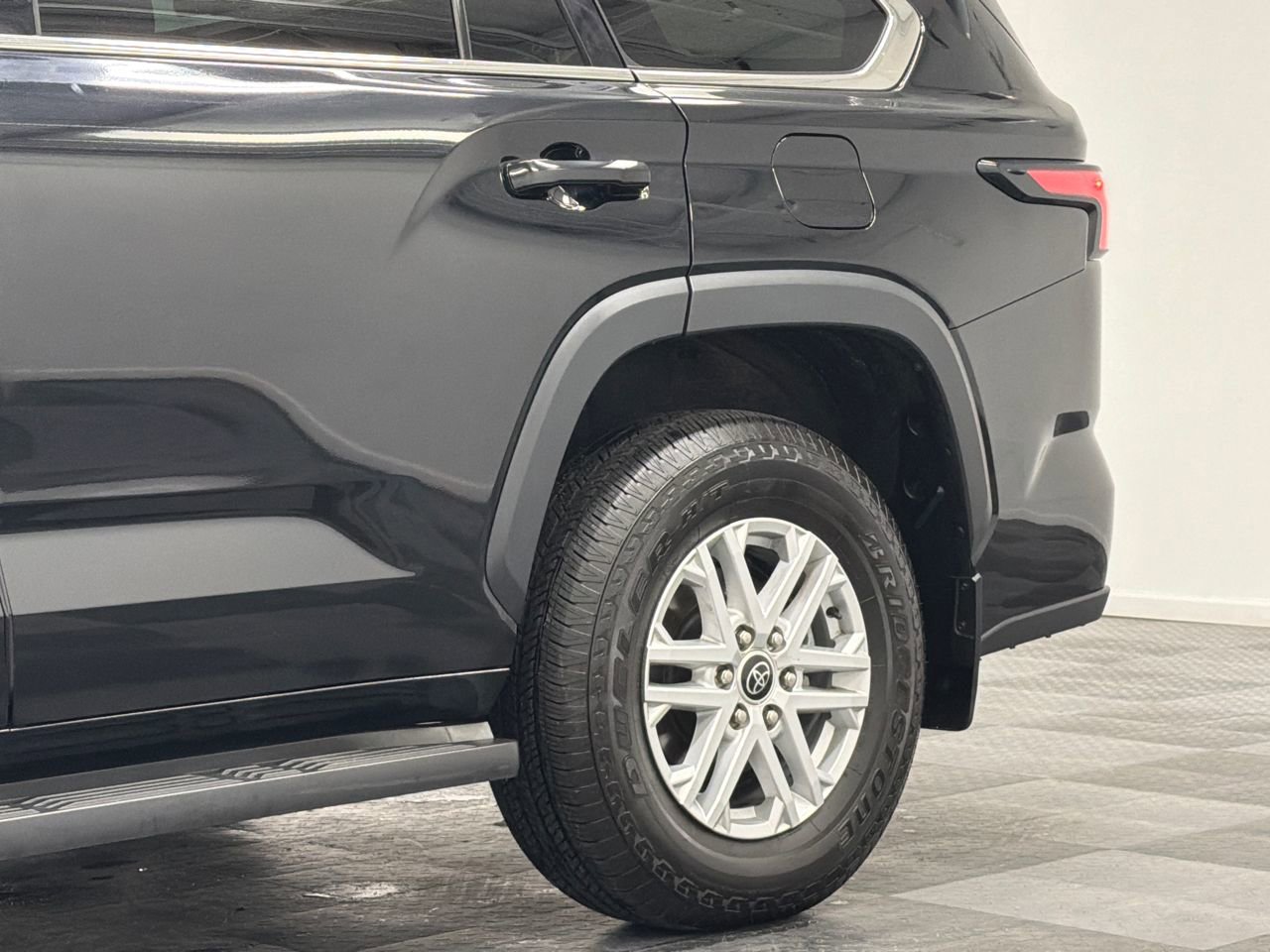 Used 2023 Toyota Sequoia SR5 w/ SR5 Premium Package image 5