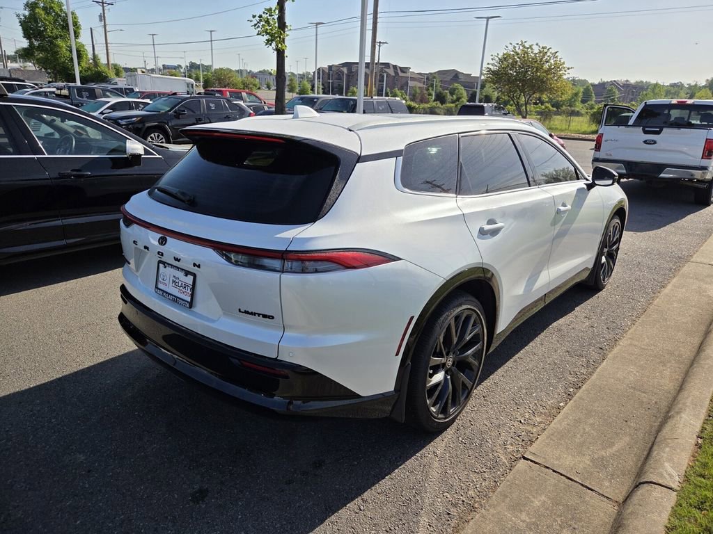 Used 2025 Toyota Crown Signia w/ Advanced Technology Package image 10