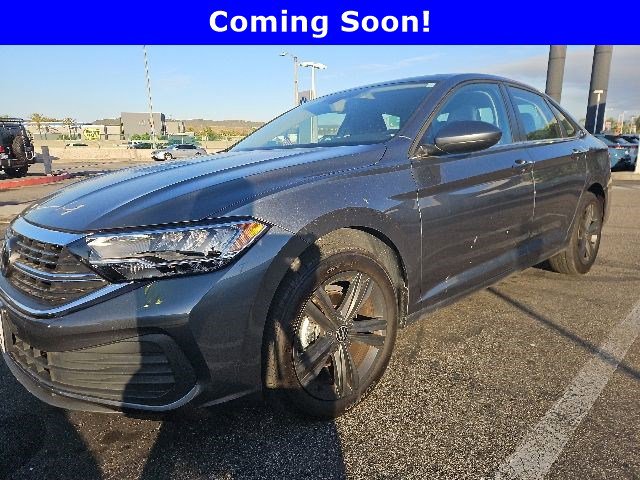 Used 2024 Volkswagen Jetta SE w/ Panoramic Sunroof Package FWD image 1
