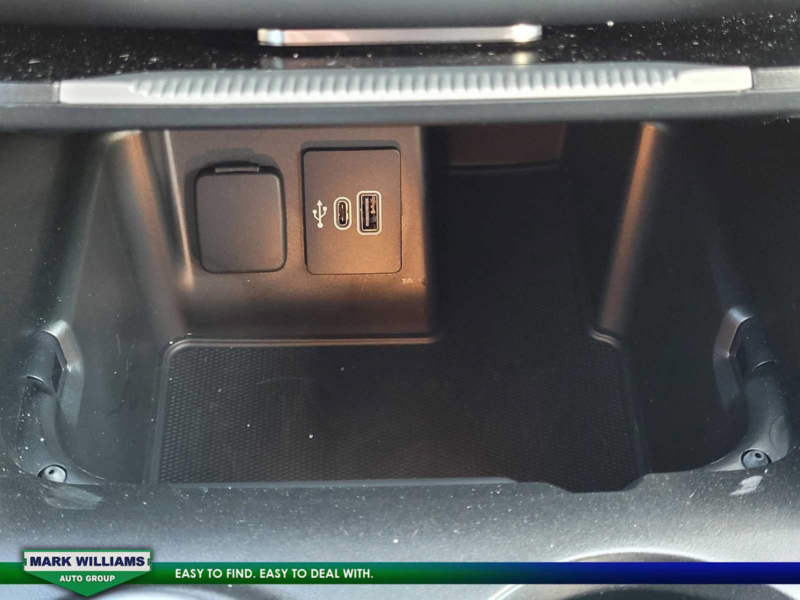Used 2025 Ford Explorer ST AWD/4WD image 27