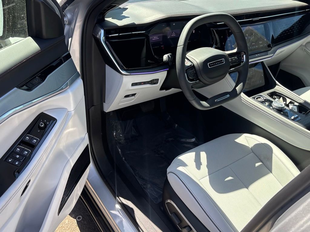 Used 2025 Jeep Wagoneer S Limited image 8