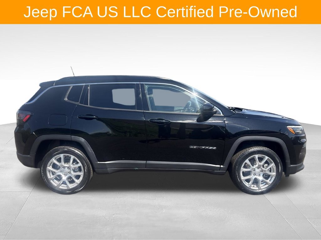 Certified 2023 Jeep Compass Latitude w/ Sun and Sound Group AWD/4WD image 2