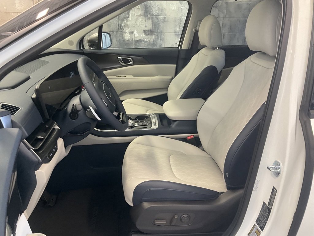 New 2026 Kia Carnival SX w/ SX Dark Edition Package image 11