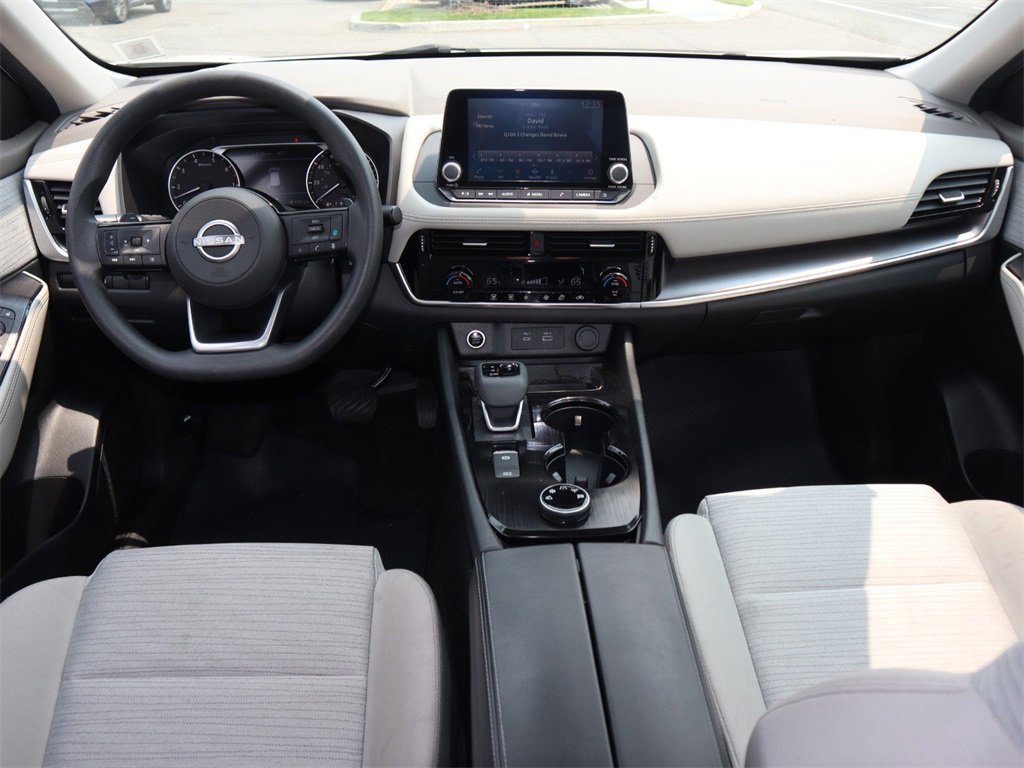 Certified 2022 Nissan Rogue SV image 17