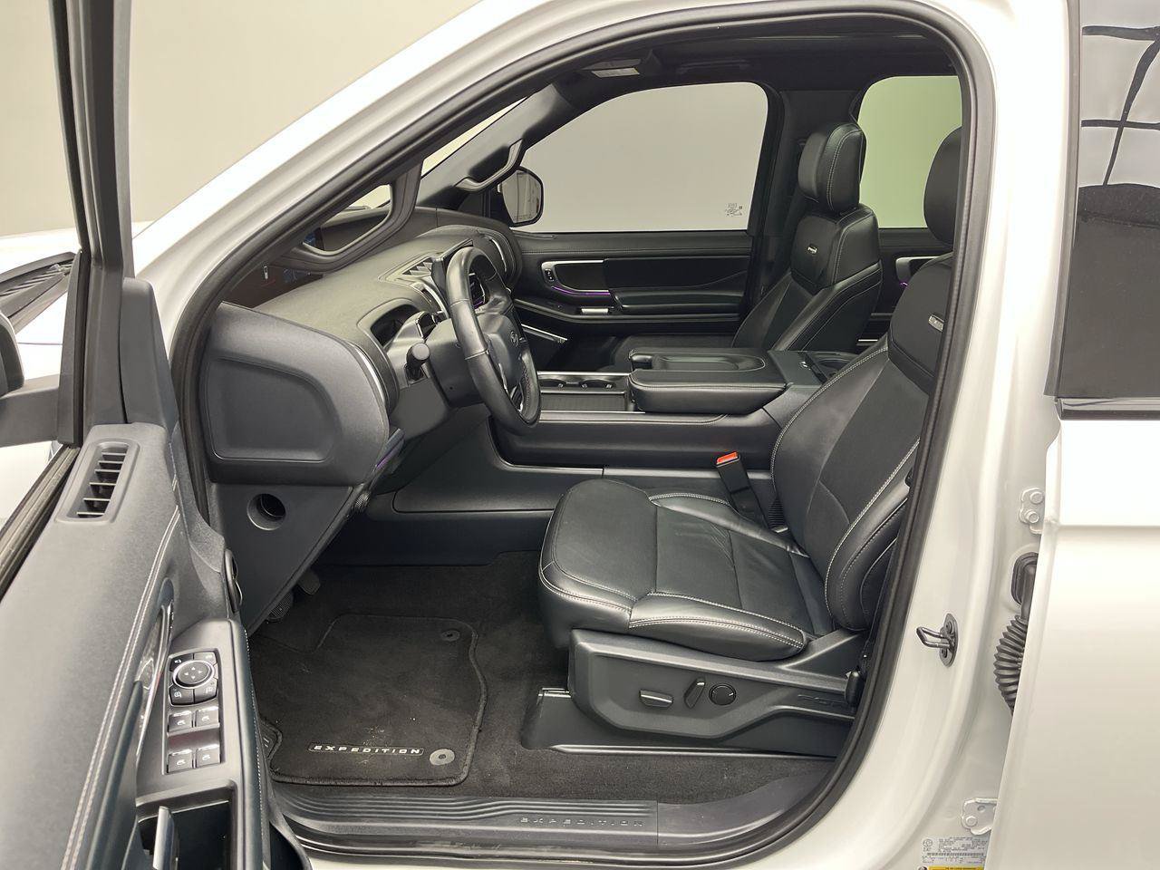 Certified 2025 Ford Expedition Max Platinum w/ Stealth Appearance Package AWD/4WD image 3