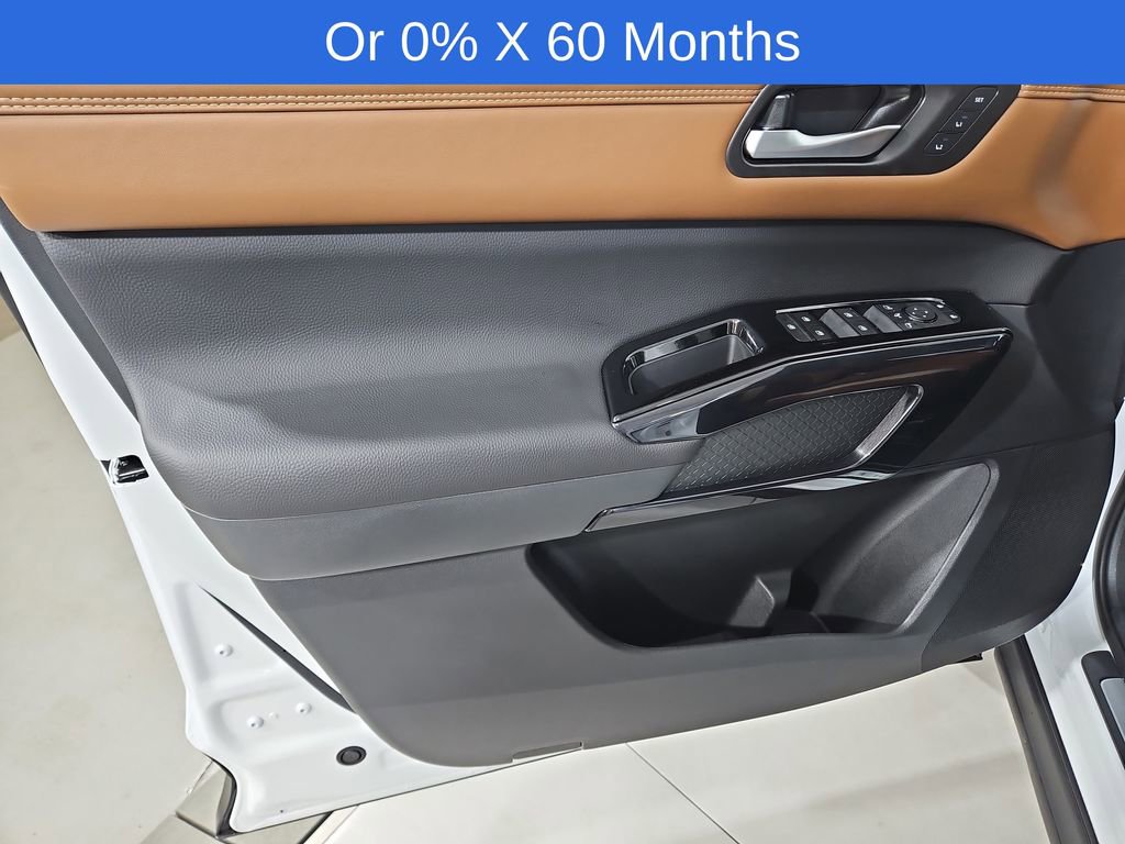 New 2026 Nissan Pathfinder Platinum image 10